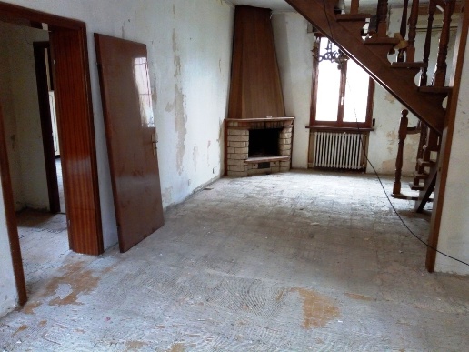 casa indipendente in vendita a Reggio nell'Emilia in zona Carrozzone