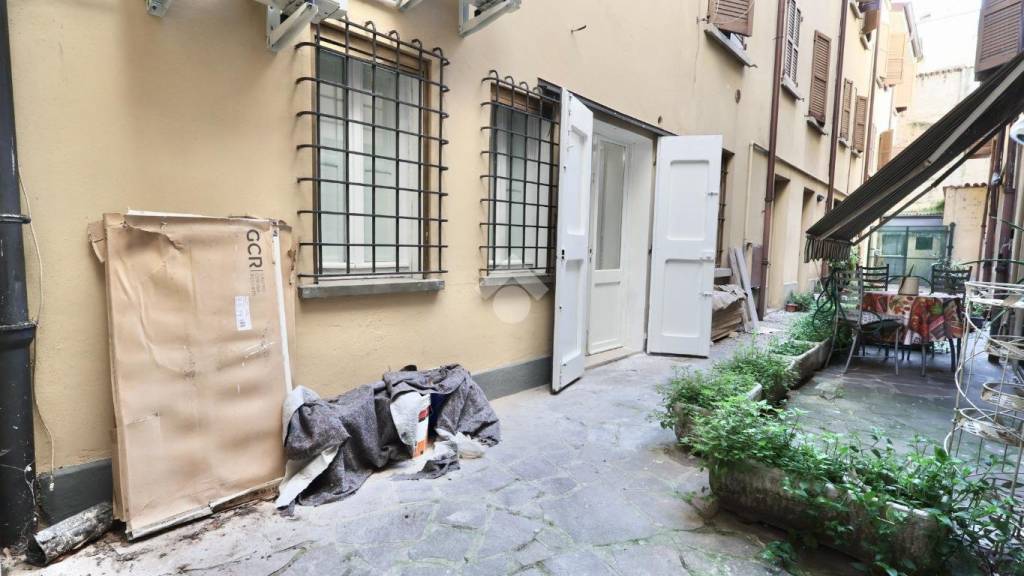 appartamento in vendita a Reggio nell'Emilia in zona Città Storica