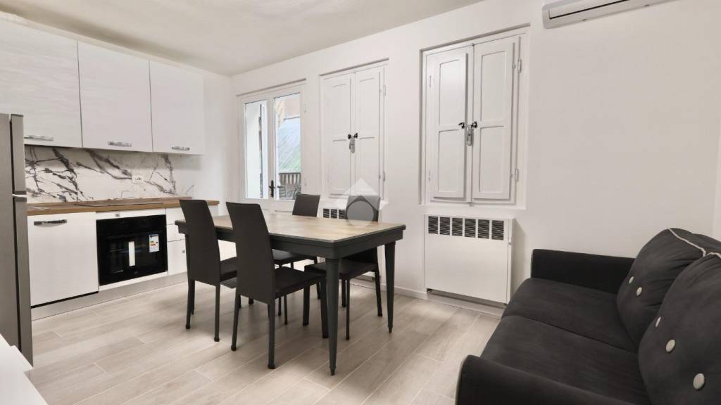 appartamento in vendita a Reggio nell'Emilia in zona Città Storica