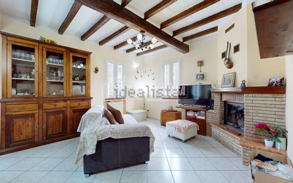 casa indipendente in vendita a Reggio nell'Emilia in zona Gavassa