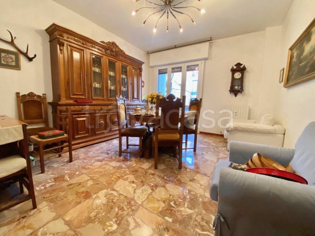 appartamento in vendita a Reggio nell'Emilia in zona Città Storica