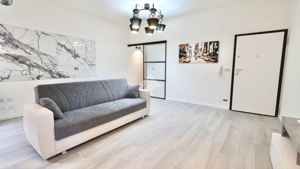 casa indipendente in vendita a Reggio nell'Emilia in zona Città Storica