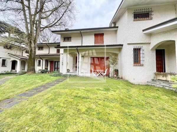 casa indipendente in vendita a Reggio nell'Emilia in zona Città Storica