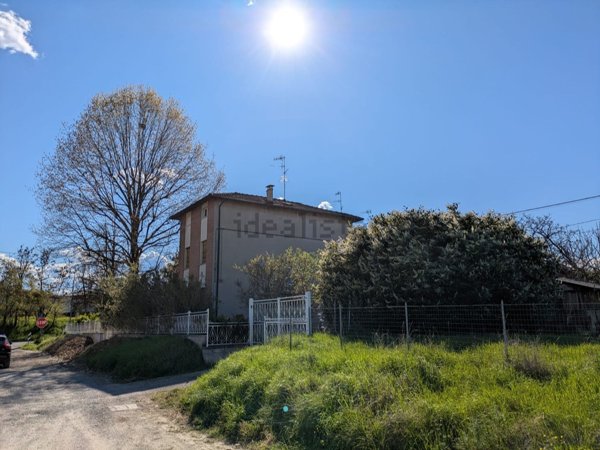 terreno edificabile in vendita a Reggio nell'Emilia in zona Codemondo