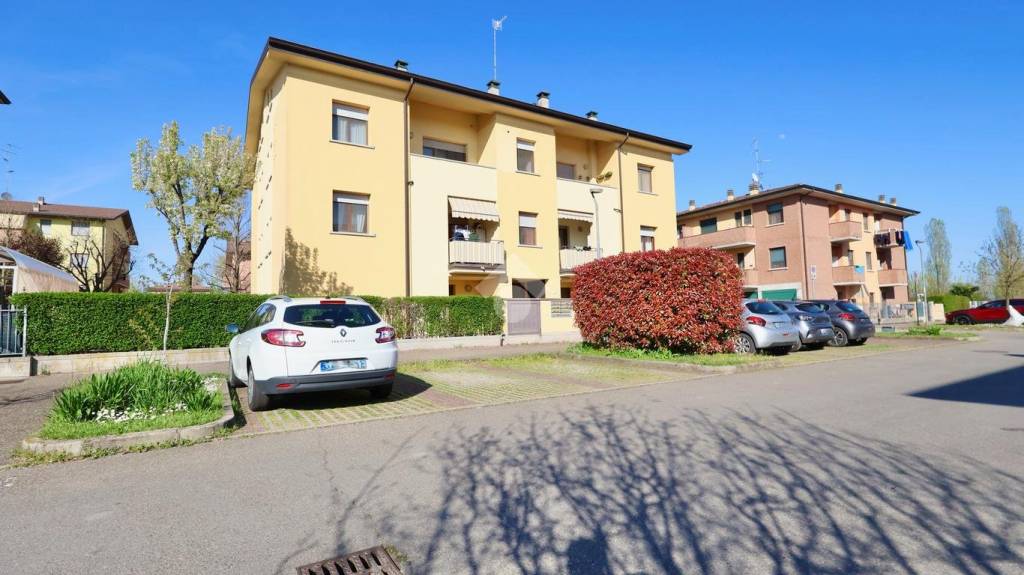 appartamento in vendita a Reggio nell'Emilia in zona Sesso