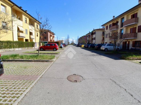 appartamento in vendita a Reggio nell'Emilia in zona Sesso
