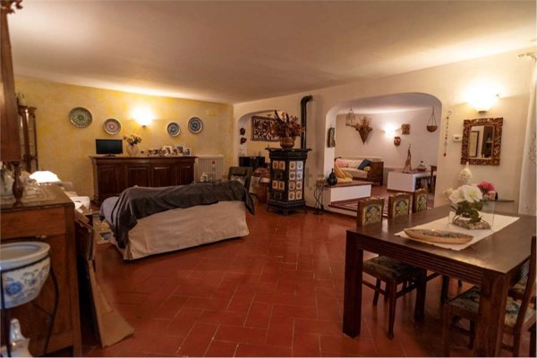 casa indipendente in vendita a Reggio nell'Emilia in zona Villa Bagno