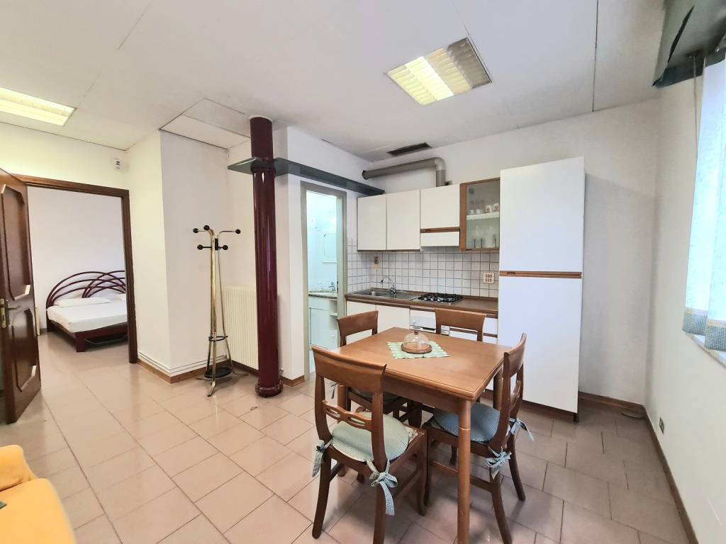 appartamento in vendita a Reggio nell'Emilia in zona Città Storica