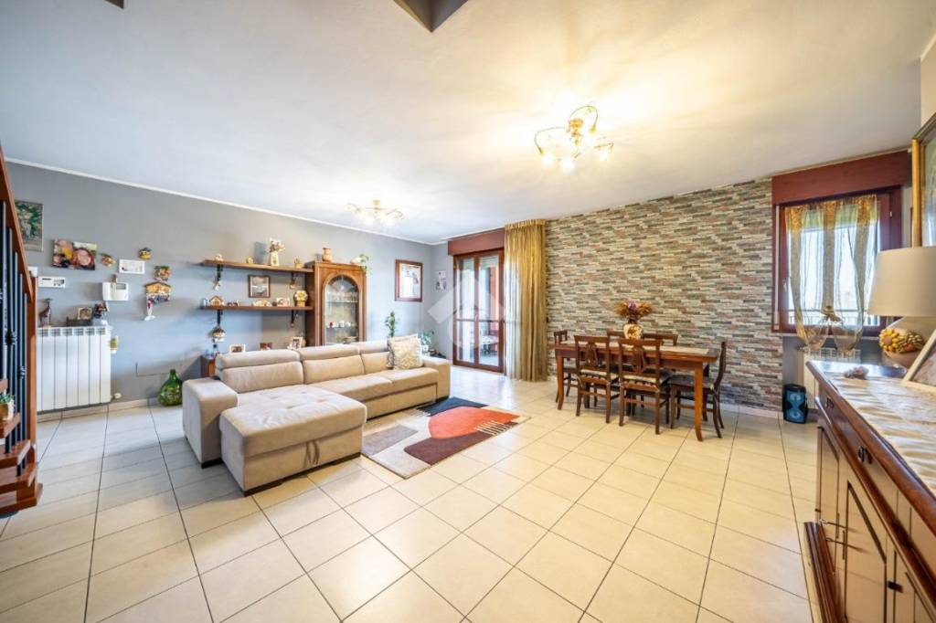 appartamento in vendita a Reggio nell'Emilia in zona San Prospero Strinati