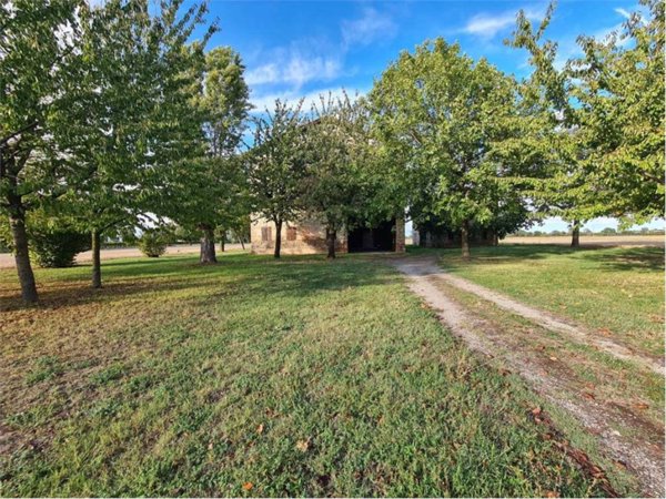 casa indipendente in vendita a Reggio nell'Emilia