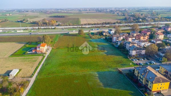 casa indipendente in vendita a Reggio nell'Emilia in zona Roncocesi