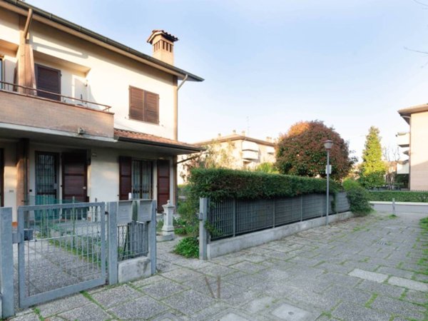 casa indipendente a Reggio nell'Emilia in zona Compagnoni / Migliolungo