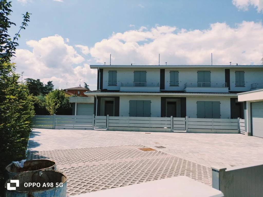 casa indipendente in vendita a Reggio nell'Emilia