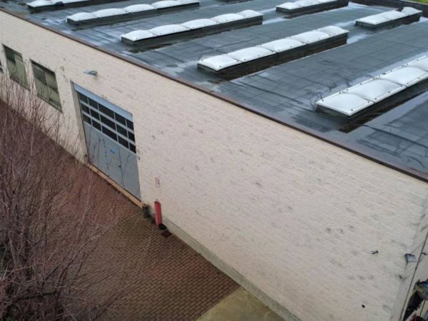 locale commerciale in vendita a Reggio nell'Emilia