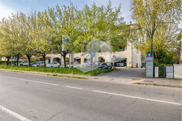 negozio in vendita a Reggio nell'Emilia in zona Pieve Modolena