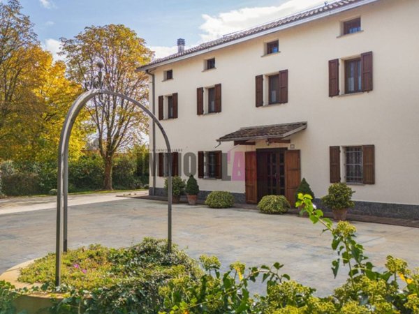 casa indipendente in vendita a Reggio nell'Emilia in zona Gavassa