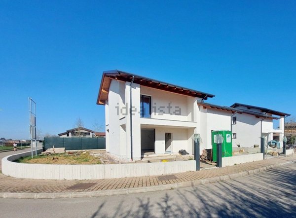 casa indipendente in vendita a Reggio nell'Emilia