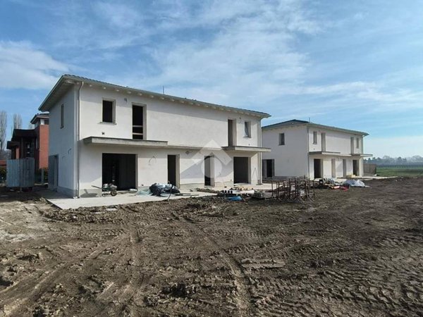 casa indipendente in vendita a Reggio nell'Emilia in zona San Maurizio
