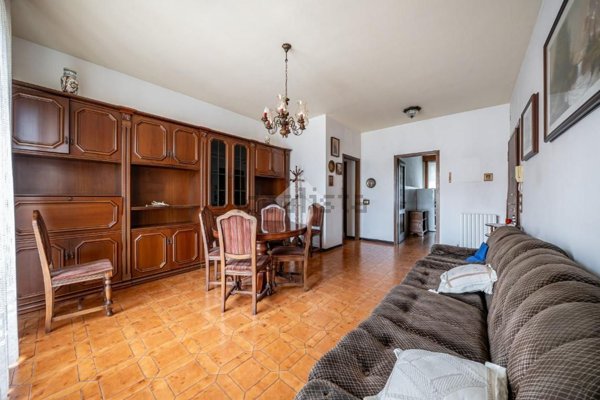 appartamento in vendita a Reggio nell'Emilia in zona Città Storica