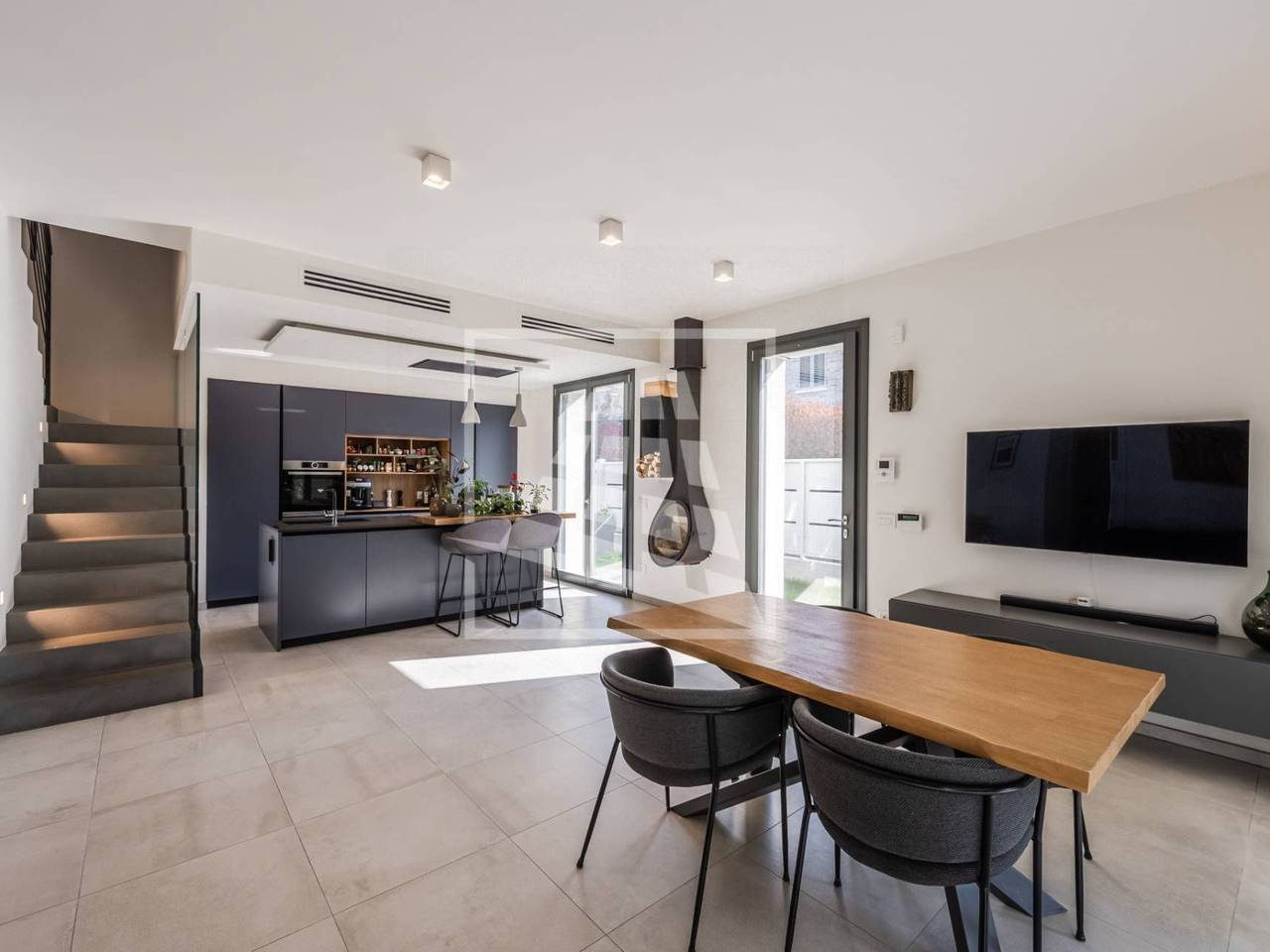 casa indipendente in vendita a Reggio nell'Emilia in zona Città Storica