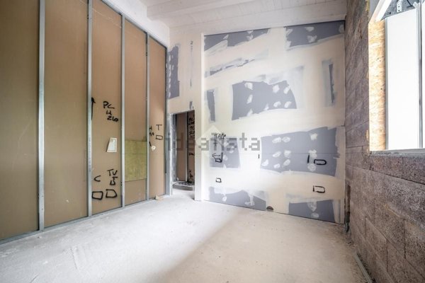 casa indipendente a Reggio nell'Emilia in zona San Pellegrino / Villa Canali