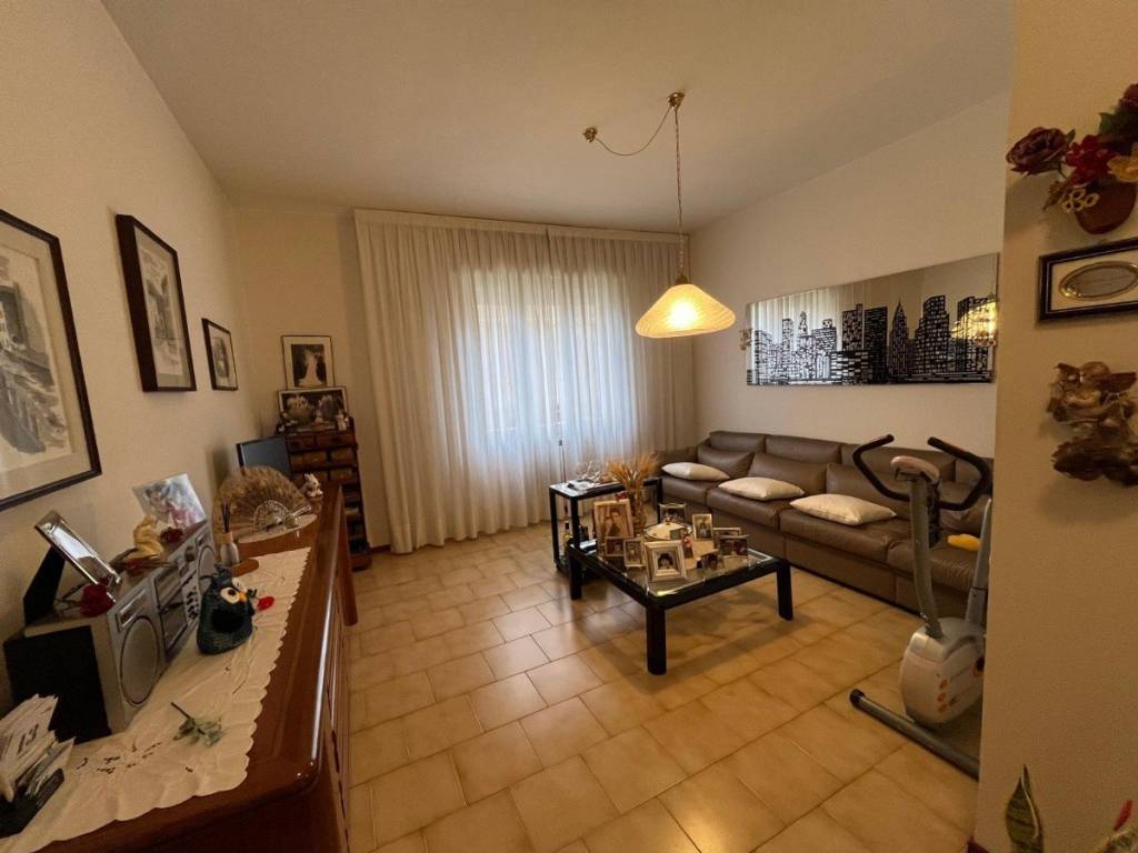 casa indipendente in vendita a Reggio nell'Emilia