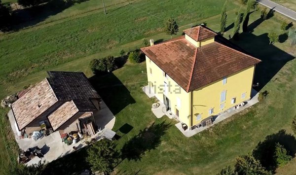 casa indipendente in vendita a Reggio nell'Emilia in zona Sesso