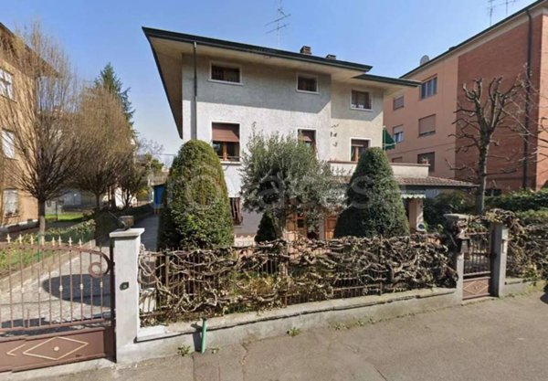 casa indipendente in vendita a Reggio nell'Emilia in zona Carrozzone