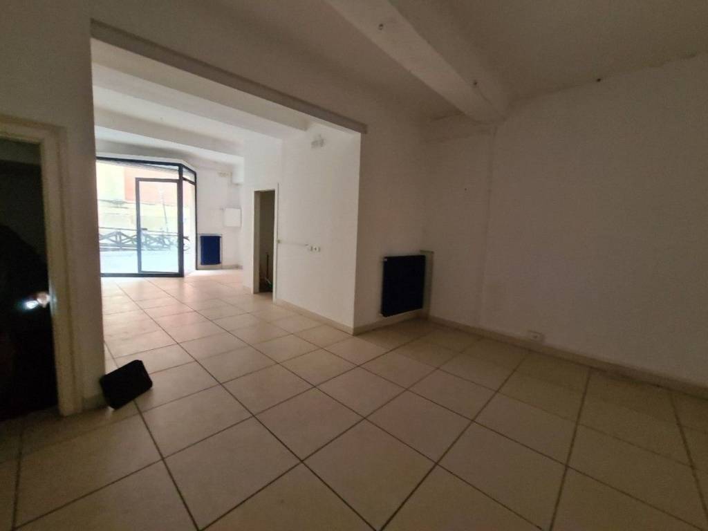 negozio in vendita a Reggio nell'Emilia in zona Città Storica