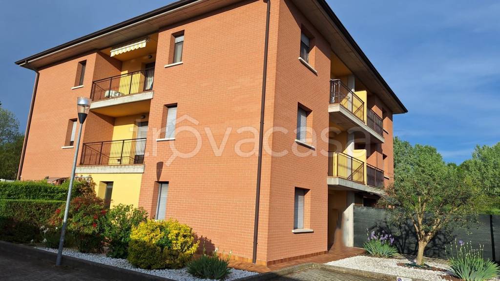 appartamento in vendita a Reggio nell'Emilia in zona Codemondo