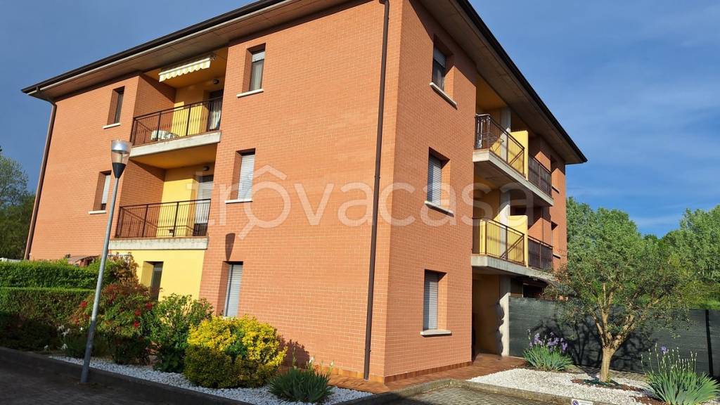 appartamento in vendita a Reggio nell'Emilia in zona Codemondo