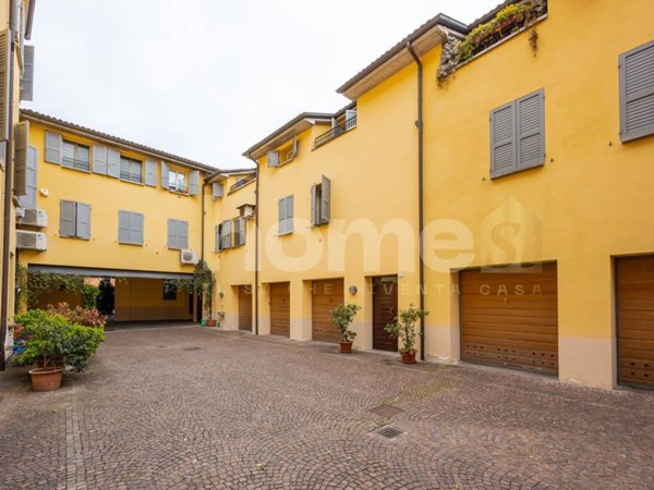 appartamento in vendita a Reggio nell'Emilia in zona Città Storica