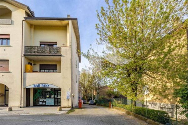 negozio in vendita a Reggio nell'Emilia in zona Pieve Modolena