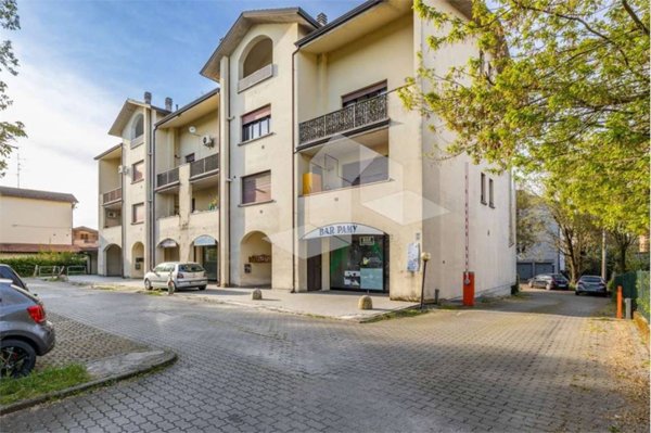 negozio in vendita a Reggio nell'Emilia in zona Pieve Modolena
