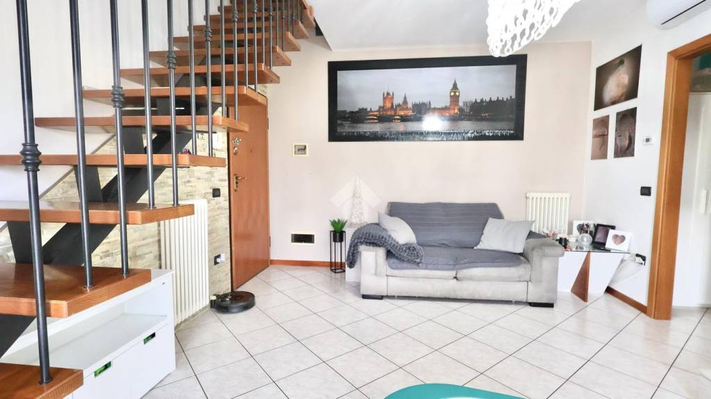 appartamento in vendita a Reggio nell'Emilia in zona Sesso