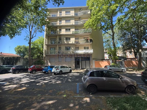 appartamento in vendita a Reggio nell'Emilia in zona Città Storica