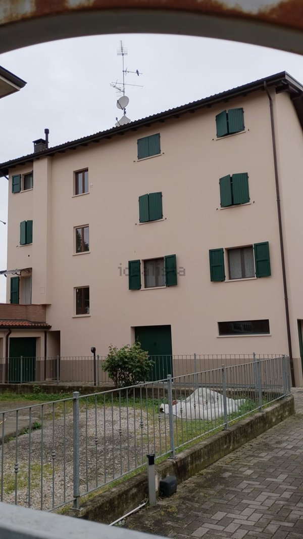 appartamento in vendita a Reggio nell'Emilia in zona Compagnoni / Migliolungo