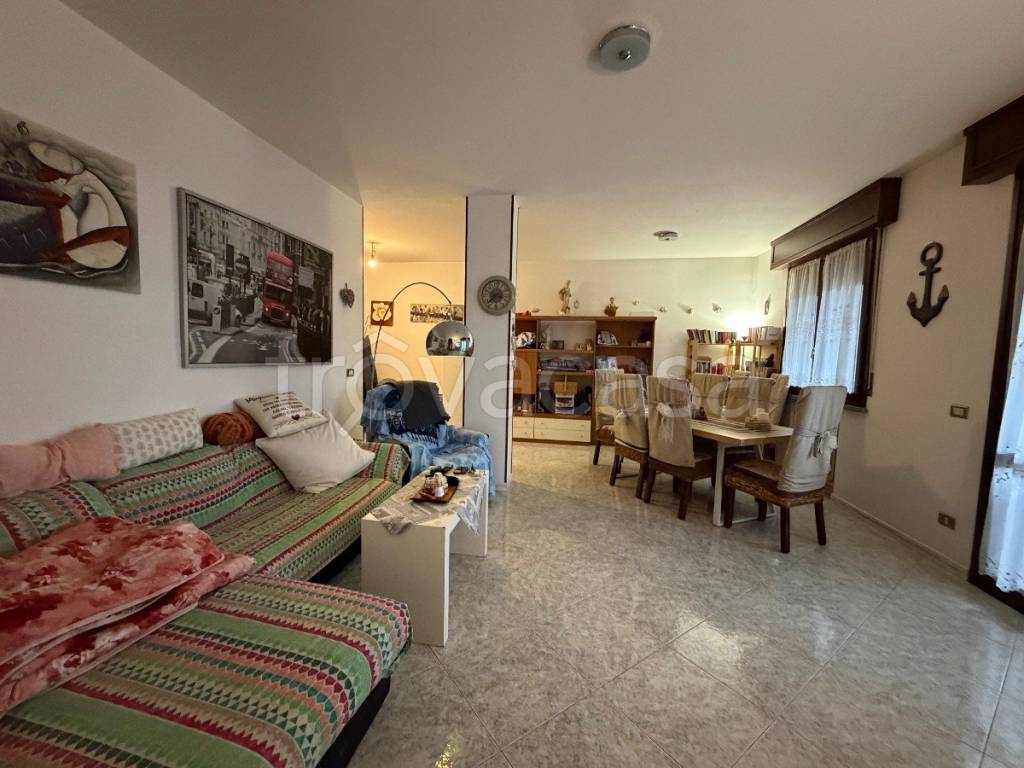 appartamento in vendita a Reggio nell'Emilia in zona Città Storica