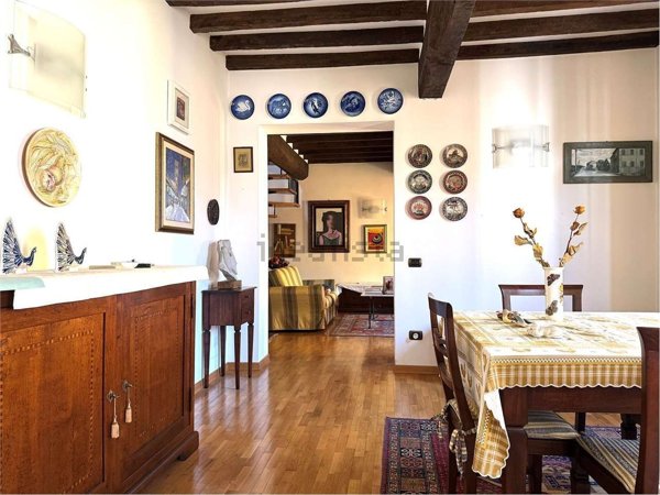 appartamento in vendita a Reggio nell'Emilia in zona Città Storica