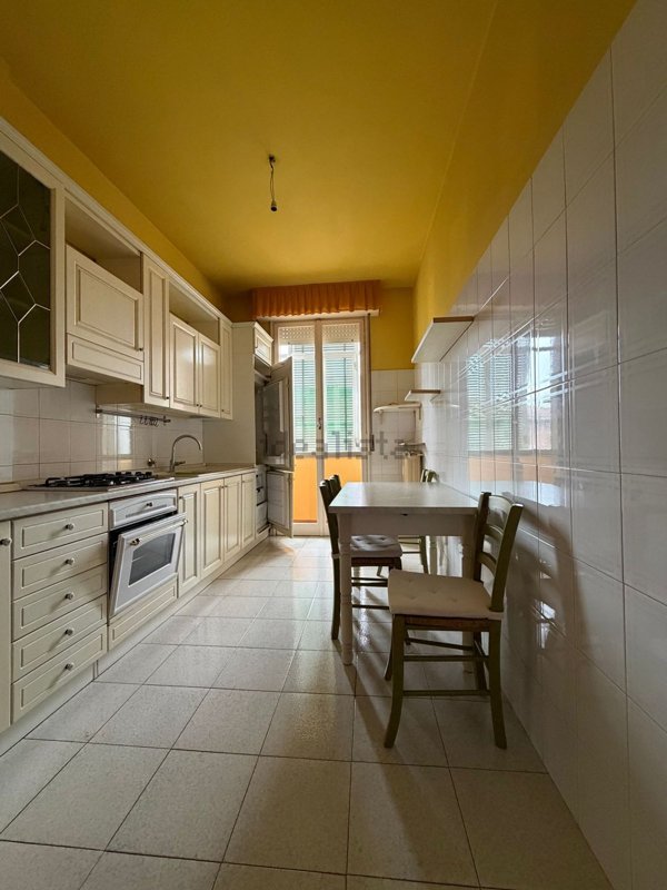 appartamento in vendita a Reggio nell'Emilia in zona Ospizio