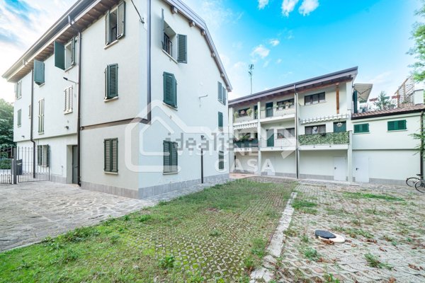 appartamento in vendita a Reggio nell'Emilia in zona Tribunale