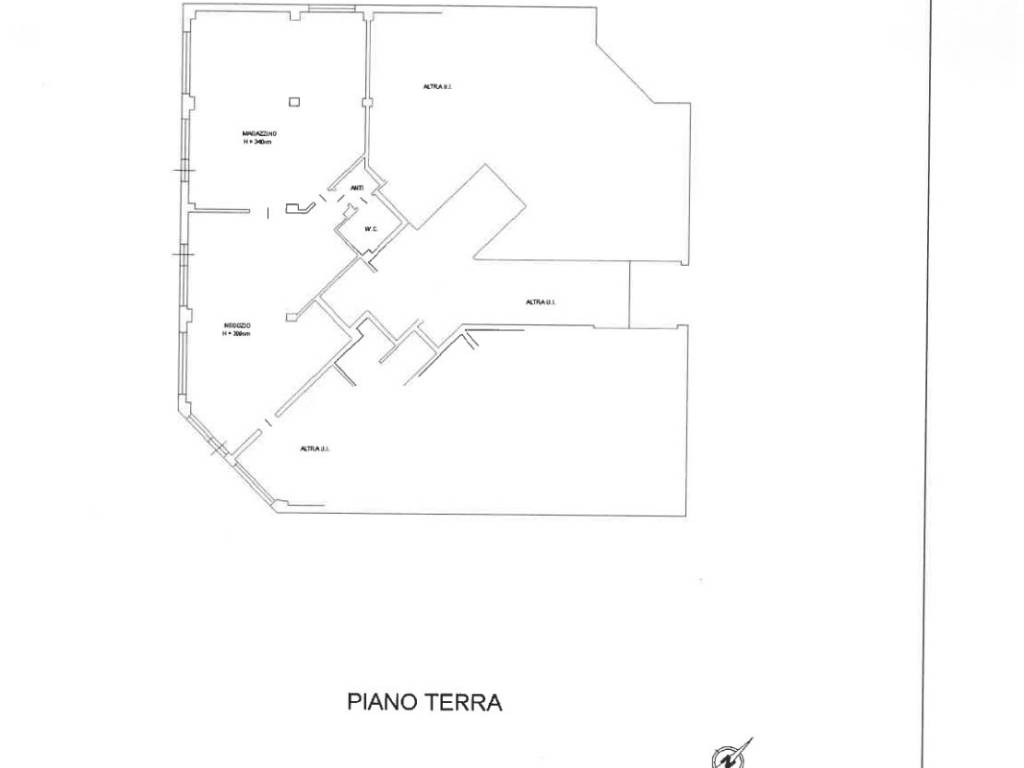 negozio in vendita a Reggio nell'Emilia in zona Tribunale