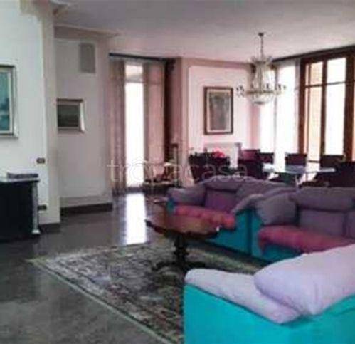 casa indipendente a Reggio nell'Emilia in zona San Pellegrino / Villa Canali