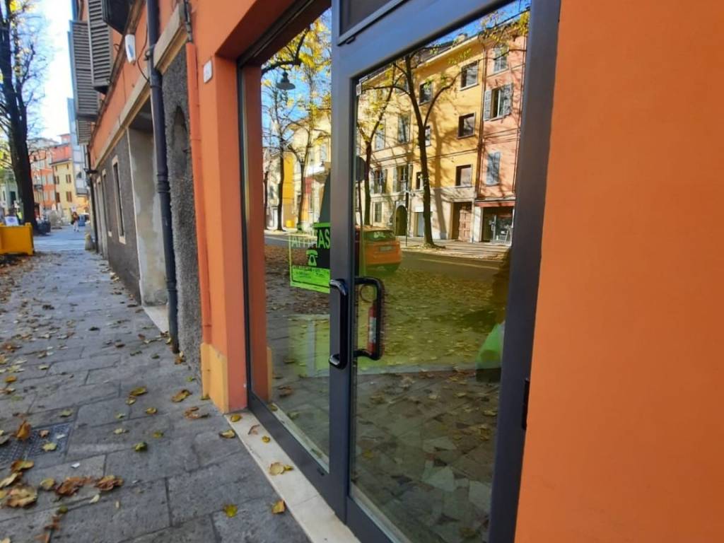 negozio in vendita a Reggio nell'Emilia