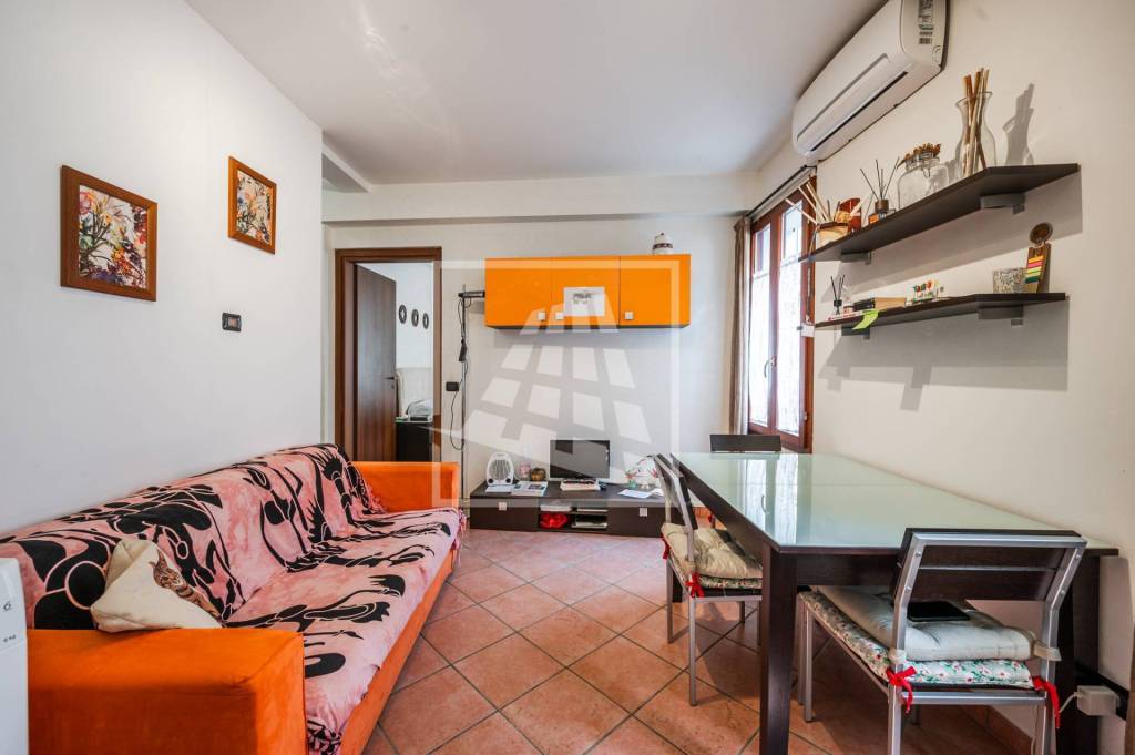 appartamento in vendita a Reggio nell'Emilia in zona Città Storica