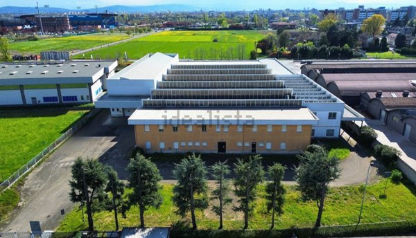 capannone in vendita a Reggio nell'Emilia in zona Mancasale