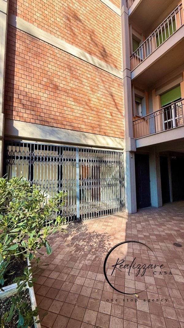 ufficio in vendita a Reggio nell'Emilia in zona Città Storica