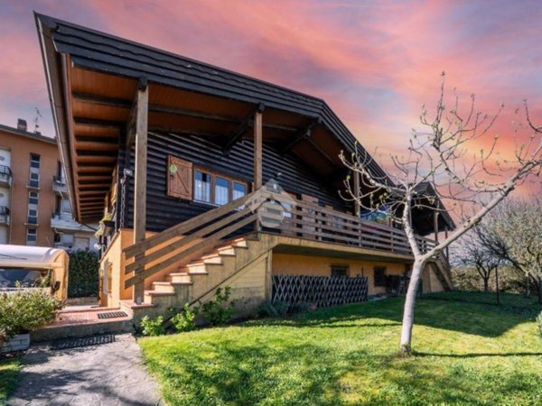 casa indipendente in vendita a Reggio nell'Emilia in zona Città Storica