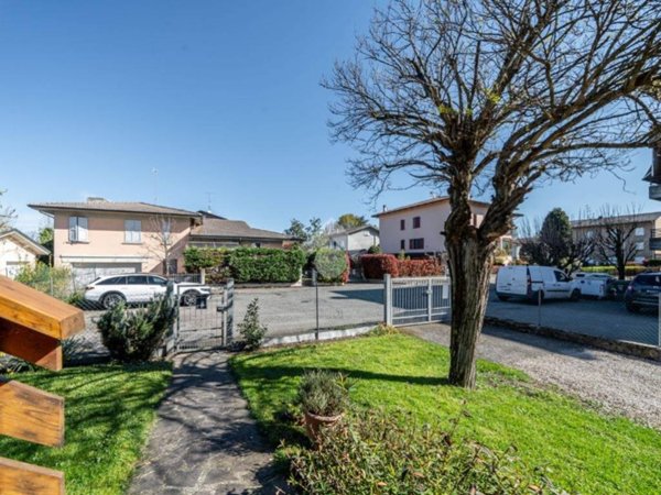casa indipendente in vendita a Reggio nell'Emilia in zona Città Storica