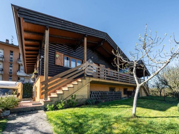 casa indipendente in vendita a Reggio nell'Emilia in zona Città Storica